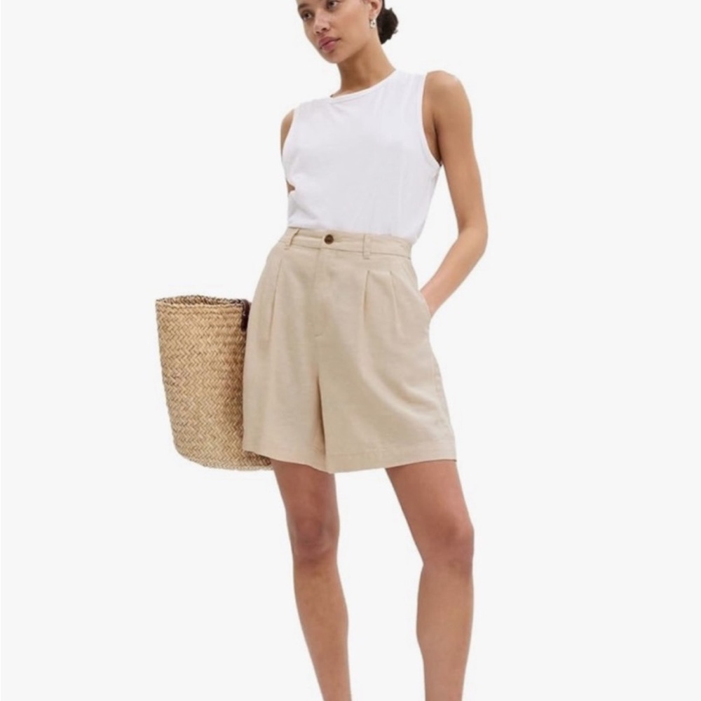 Gap 5” High Rise Pleated Linen Shorts with Washwell
